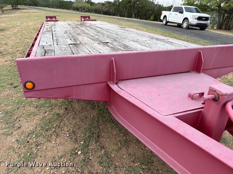 image for item FB8114 2002 Winston AP21025AC equipment trailer