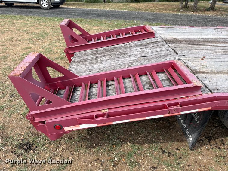 image for item FB8114 2002 Winston AP21025AC equipment trailer