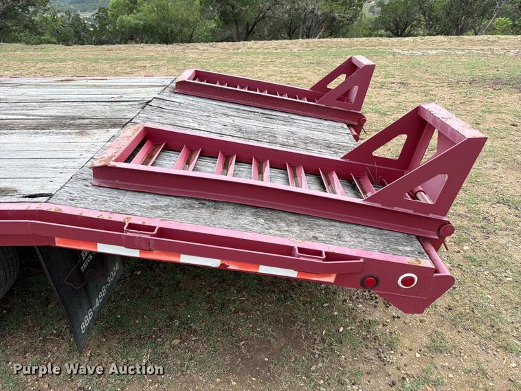 image for item FB8114 2002 Winston AP21025AC equipment trailer