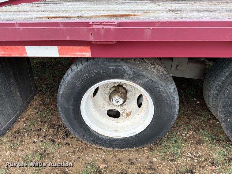 image for item FB8114 2002 Winston AP21025AC equipment trailer