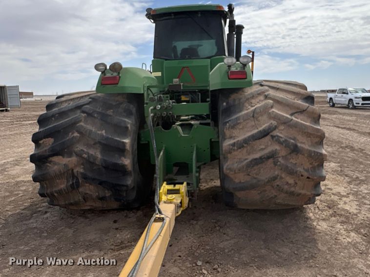 image for item FC2128 2005 John Deere 9520 Scraper Special 4WD tractor