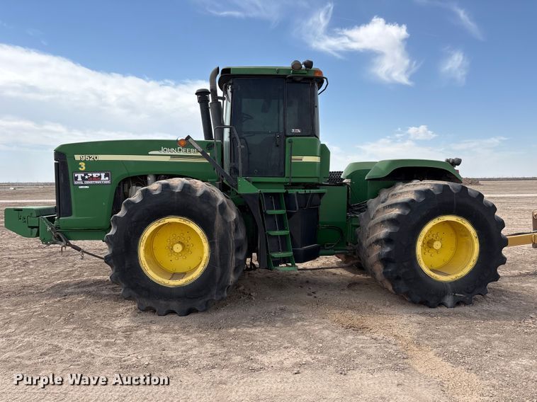 image for item FC2128 2005 John Deere 9520 Scraper Special 4WD tractor