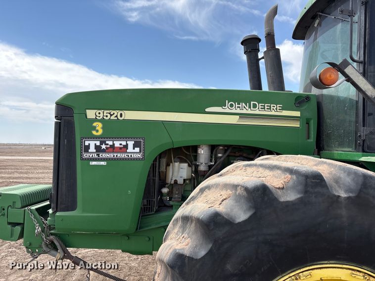 image for item FC2128 2005 John Deere 9520 Scraper Special 4WD tractor