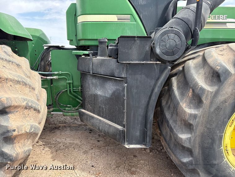 image for item FC2128 2005 John Deere 9520 Scraper Special 4WD tractor