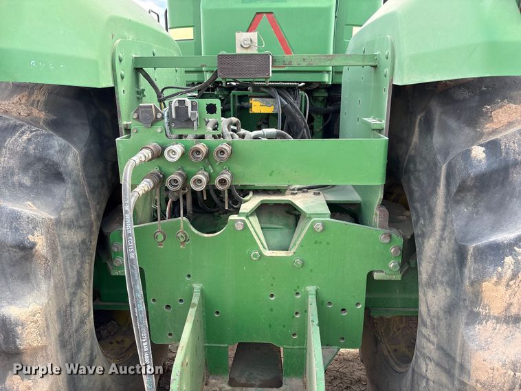 image for item FC2128 2005 John Deere 9520 Scraper Special 4WD tractor