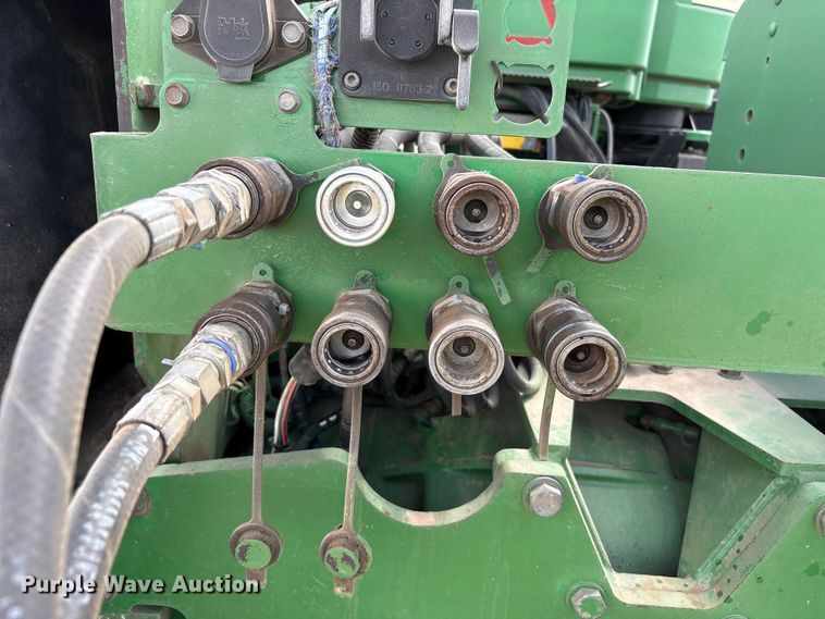 image for item FC2128 2005 John Deere 9520 Scraper Special 4WD tractor