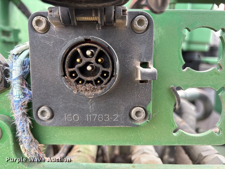 image for item FC2128 2005 John Deere 9520 Scraper Special 4WD tractor