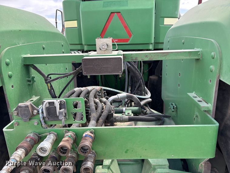 image for item FC2128 2005 John Deere 9520 Scraper Special 4WD tractor