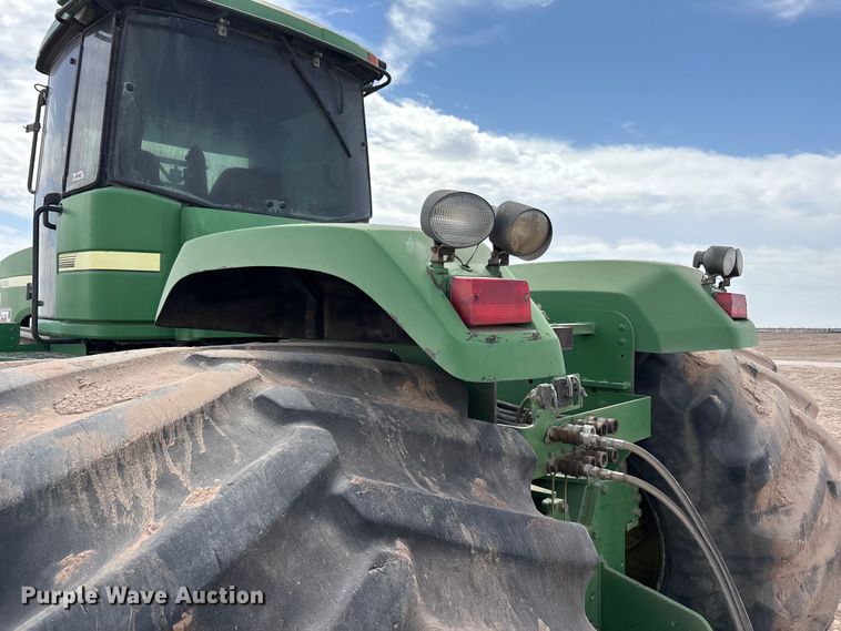 image for item FC2128 2005 John Deere 9520 Scraper Special 4WD tractor