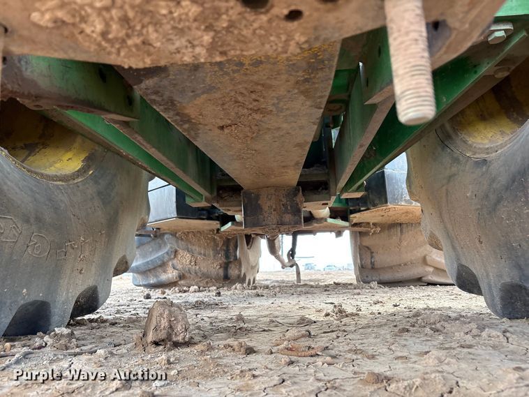 image for item FC2128 2005 John Deere 9520 Scraper Special 4WD tractor