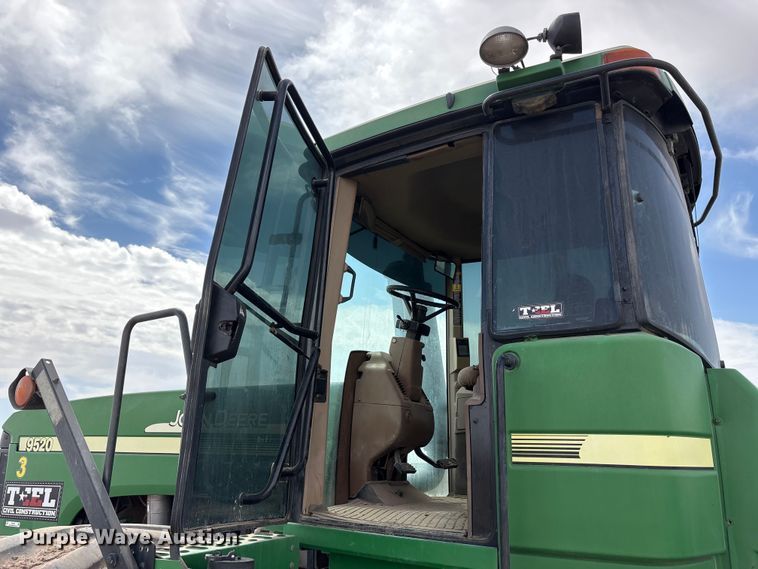 image for item FC2128 2005 John Deere 9520 Scraper Special 4WD tractor