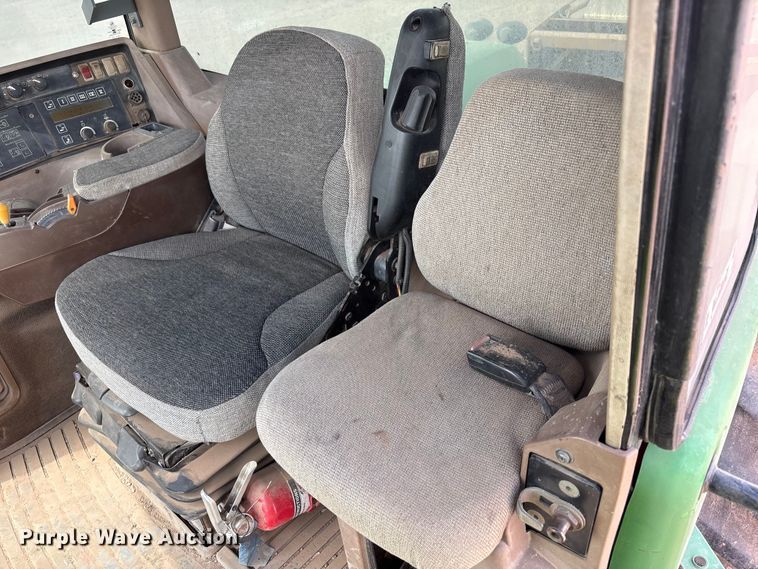 image for item FC2128 2005 John Deere 9520 Scraper Special 4WD tractor