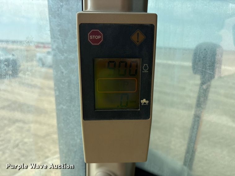 image for item FC2128 2005 John Deere 9520 Scraper Special 4WD tractor