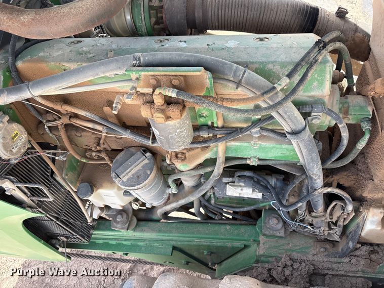 image for item FC2128 2005 John Deere 9520 Scraper Special 4WD tractor