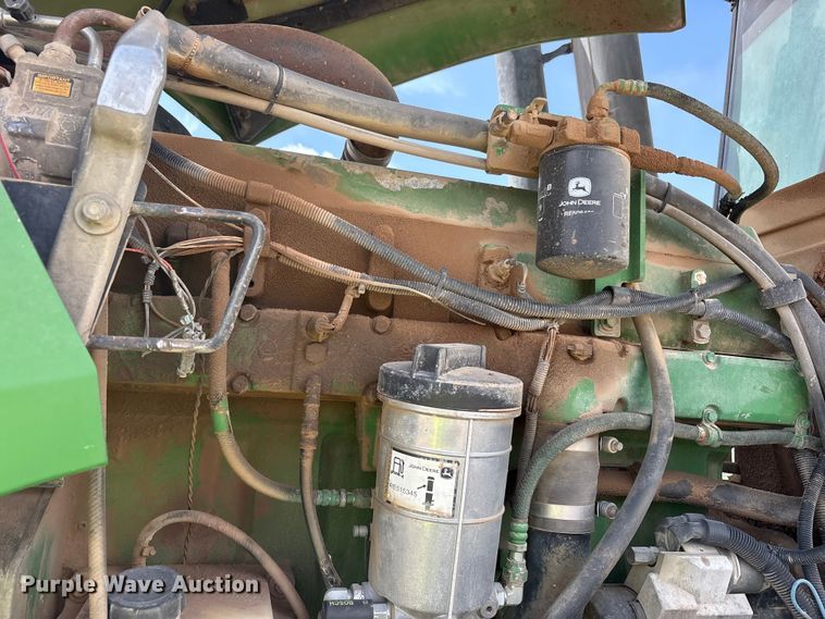 image for item FC2128 2005 John Deere 9520 Scraper Special 4WD tractor