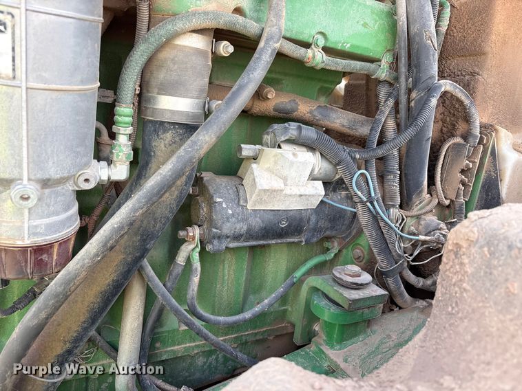 image for item FC2128 2005 John Deere 9520 Scraper Special 4WD tractor