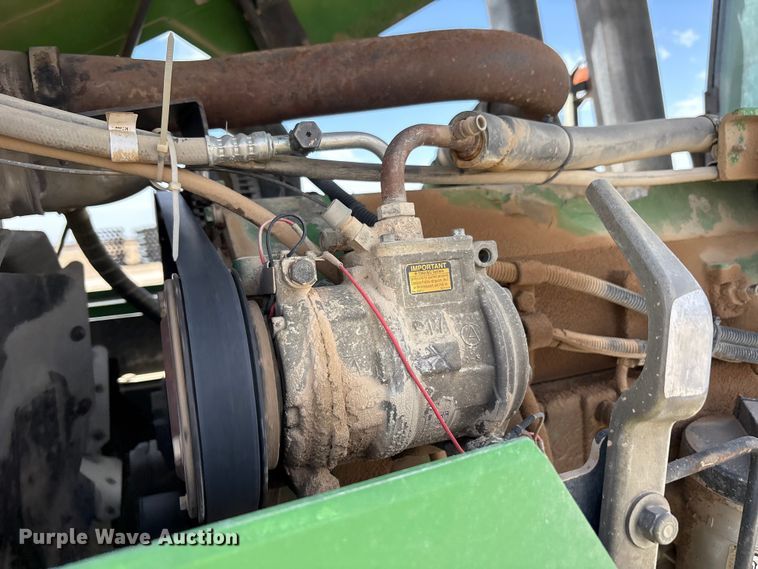 image for item FC2128 2005 John Deere 9520 Scraper Special 4WD tractor