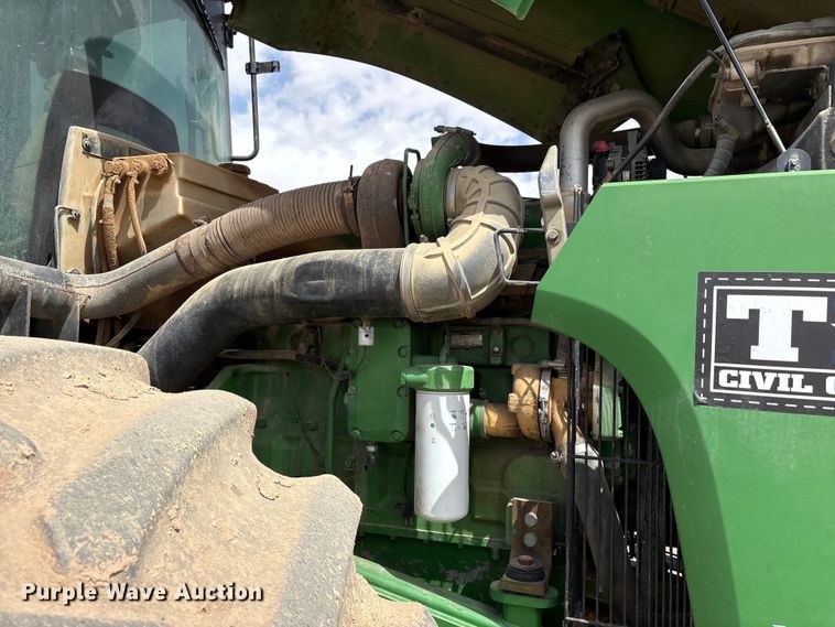 image for item FC2128 2005 John Deere 9520 Scraper Special 4WD tractor