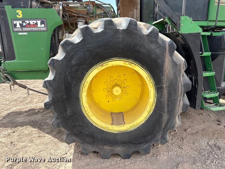 image for item FC2128 2005 John Deere 9520 Scraper Special 4WD tractor