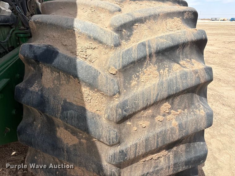 image for item FC2128 2005 John Deere 9520 Scraper Special 4WD tractor