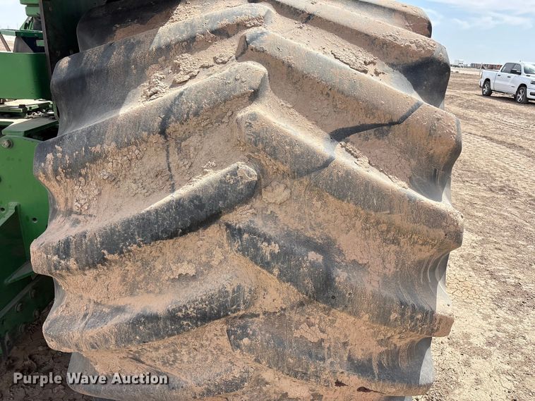 image for item FC2128 2005 John Deere 9520 Scraper Special 4WD tractor