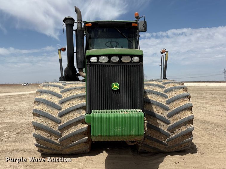 image for item FC2129 2006 John Deere 9520 Scraper Special 4WD tractor