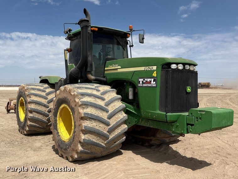 image for item FC2129 2006 John Deere 9520 Scraper Special 4WD tractor
