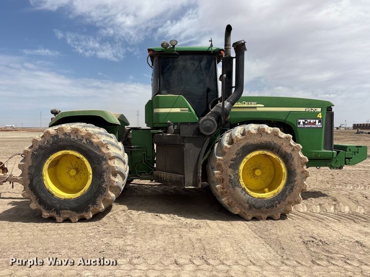 image for item FC2129 2006 John Deere 9520 Scraper Special 4WD tractor