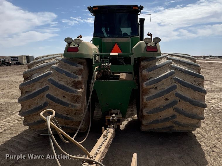 image for item FC2129 2006 John Deere 9520 Scraper Special 4WD tractor