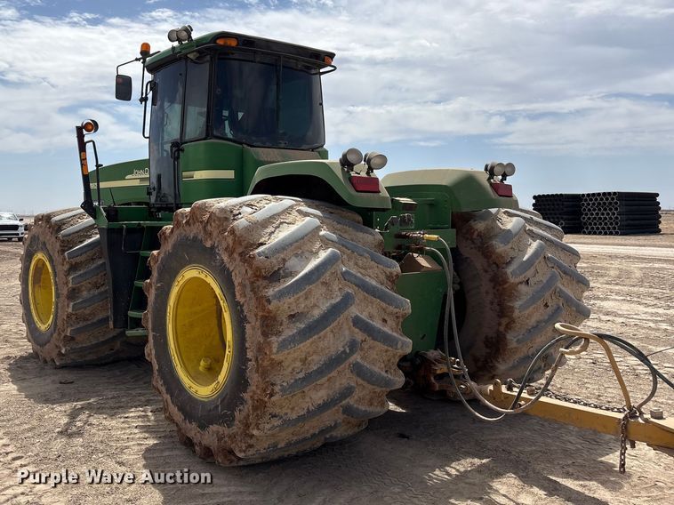 image for item FC2129 2006 John Deere 9520 Scraper Special 4WD tractor