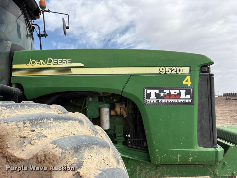 image for item FC2129 2006 John Deere 9520 Scraper Special 4WD tractor