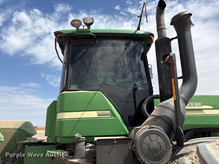 image for item FC2129 2006 John Deere 9520 Scraper Special 4WD tractor