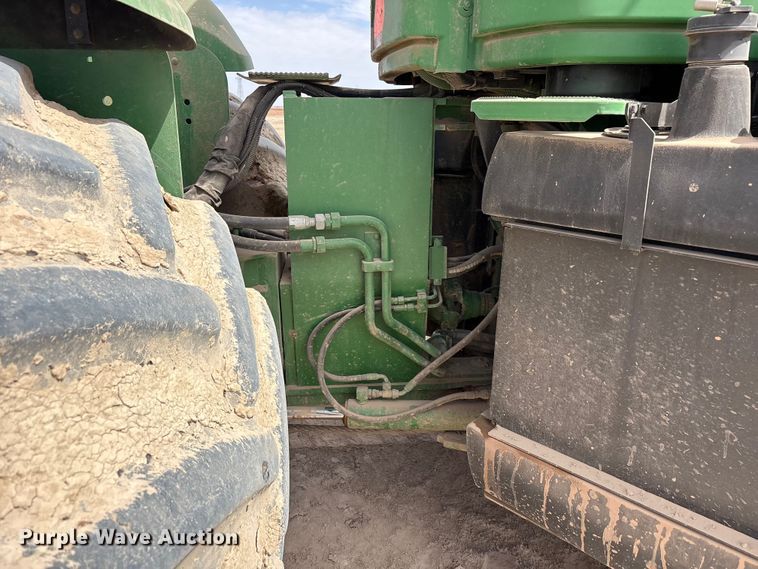 image for item FC2129 2006 John Deere 9520 Scraper Special 4WD tractor