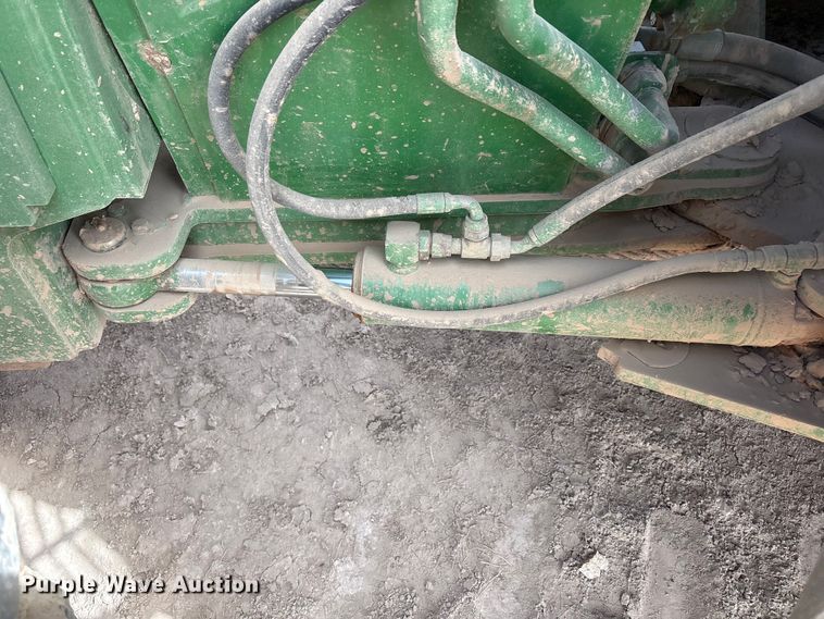 image for item FC2129 2006 John Deere 9520 Scraper Special 4WD tractor