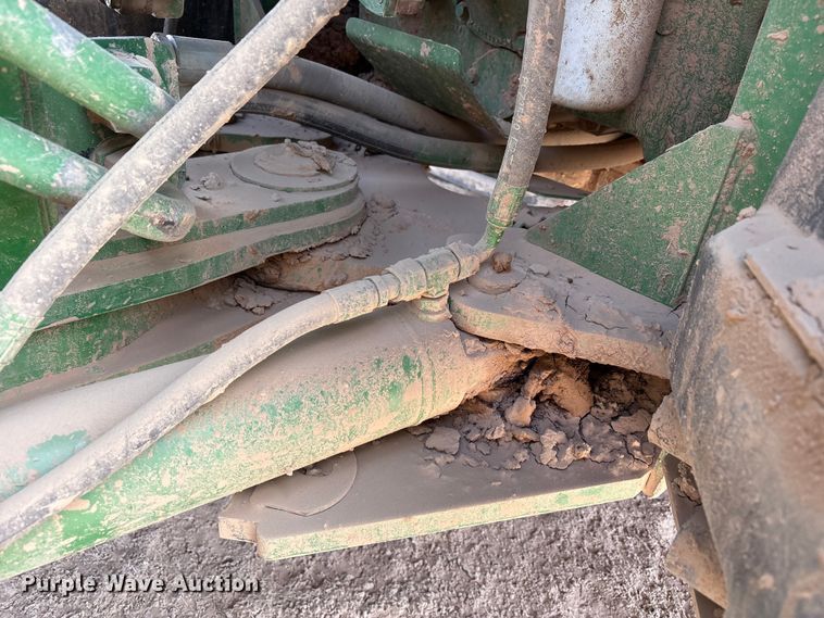 image for item FC2129 2006 John Deere 9520 Scraper Special 4WD tractor