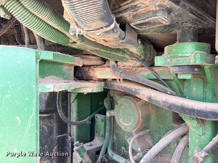 image for item FC2129 2006 John Deere 9520 Scraper Special 4WD tractor