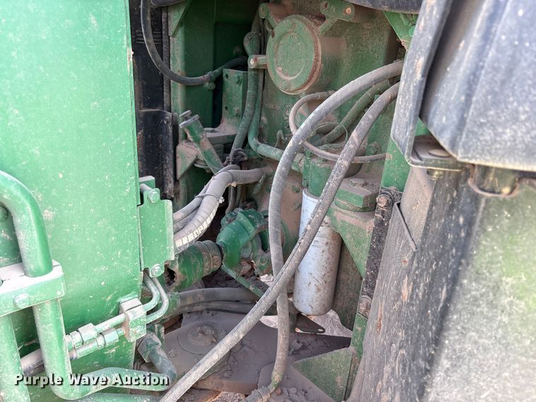 image for item FC2129 2006 John Deere 9520 Scraper Special 4WD tractor