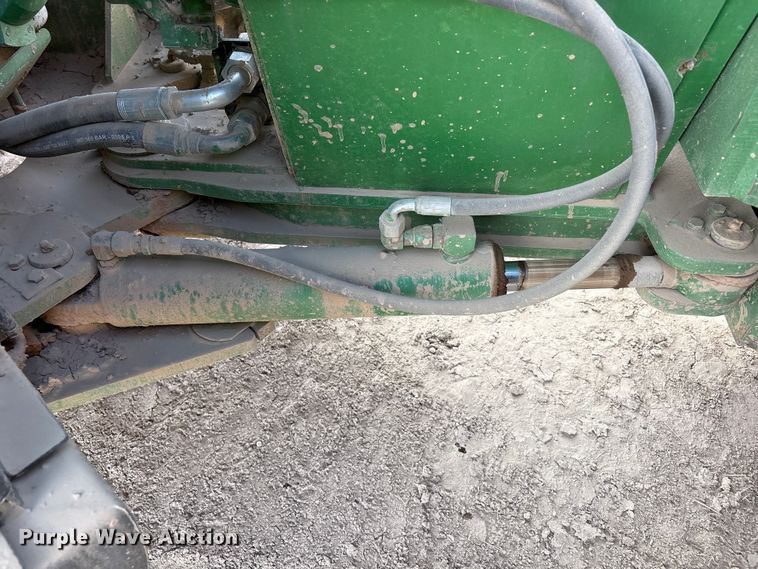 image for item FC2129 2006 John Deere 9520 Scraper Special 4WD tractor