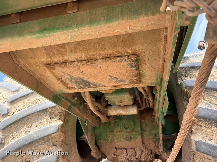 image for item FC2129 2006 John Deere 9520 Scraper Special 4WD tractor