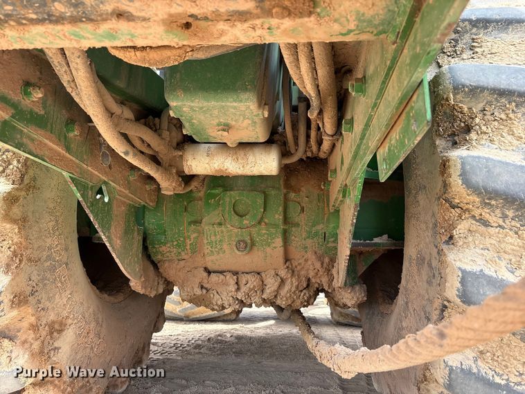 image for item FC2129 2006 John Deere 9520 Scraper Special 4WD tractor