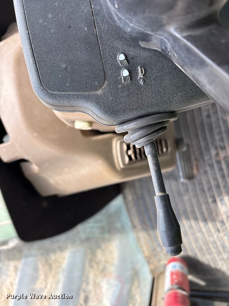 image for item FC2129 2006 John Deere 9520 Scraper Special 4WD tractor