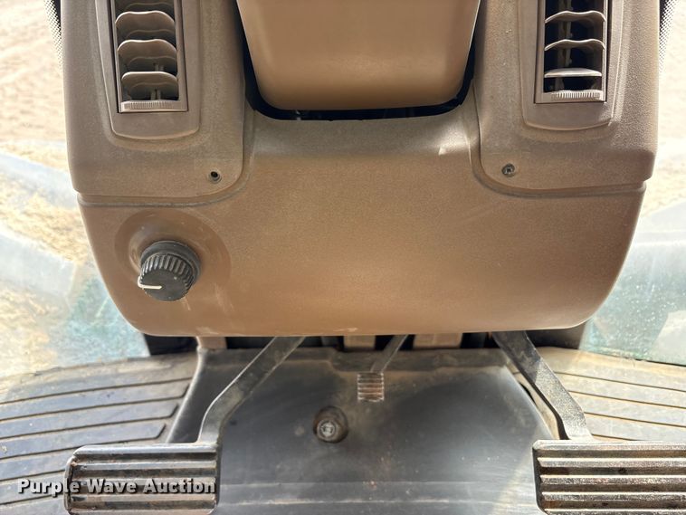 image for item FC2129 2006 John Deere 9520 Scraper Special 4WD tractor