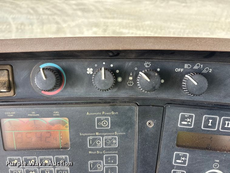 image for item FC2129 2006 John Deere 9520 Scraper Special 4WD tractor