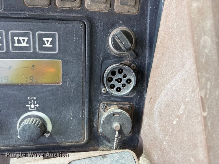 image for item FC2129 2006 John Deere 9520 Scraper Special 4WD tractor