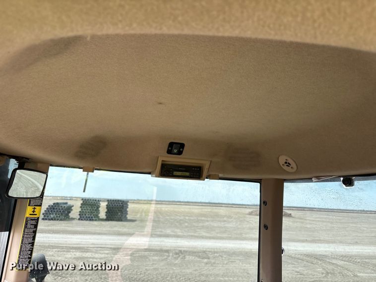 image for item FC2129 2006 John Deere 9520 Scraper Special 4WD tractor