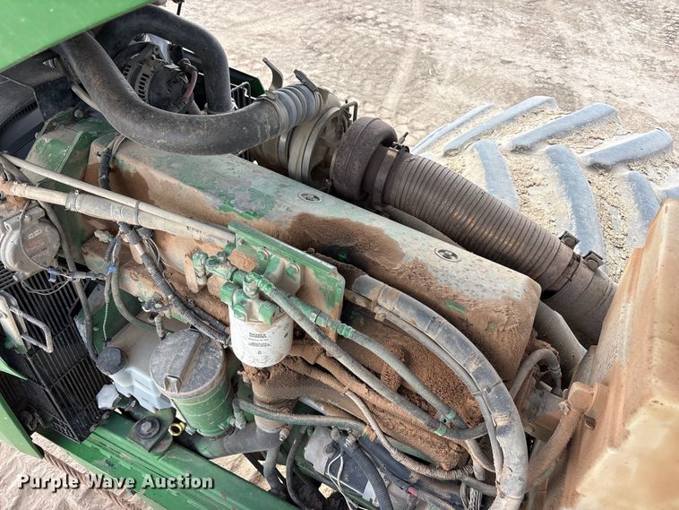 image for item FC2129 2006 John Deere 9520 Scraper Special 4WD tractor