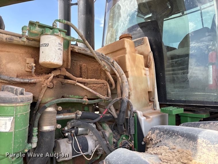 image for item FC2129 2006 John Deere 9520 Scraper Special 4WD tractor