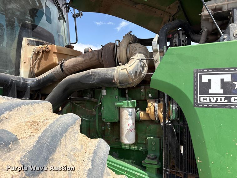 image for item FC2129 2006 John Deere 9520 Scraper Special 4WD tractor