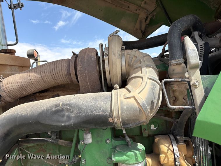 image for item FC2129 2006 John Deere 9520 Scraper Special 4WD tractor