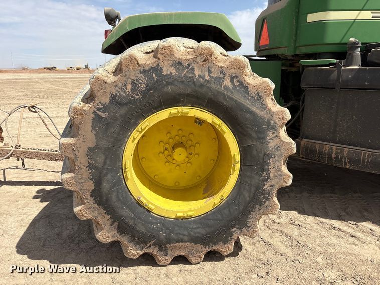 image for item FC2129 2006 John Deere 9520 Scraper Special 4WD tractor